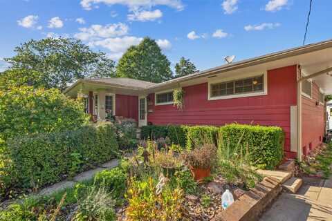 2936 E Tiffin Avenue, Des Moines, IA 50317