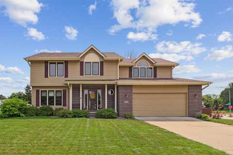 9318 Goodman Circle, Urbandale, IA 50322
