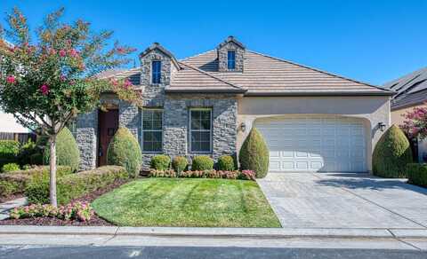 1047 Loyola Avenue, Clovis, CA 93619