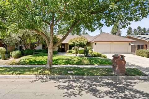 790 Serena Avenue E, Fresno, CA 93720