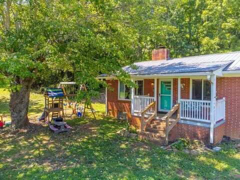 335 Wedgewood Road, Franklin, NC 28734