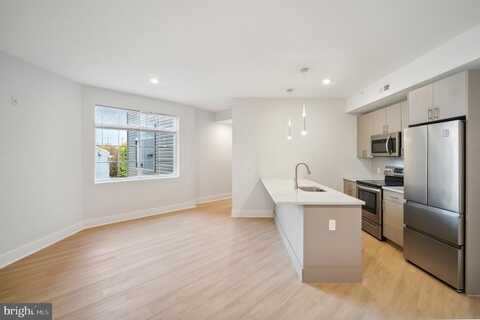 646 N 32ND STREET, PHILADELPHIA, PA 19104