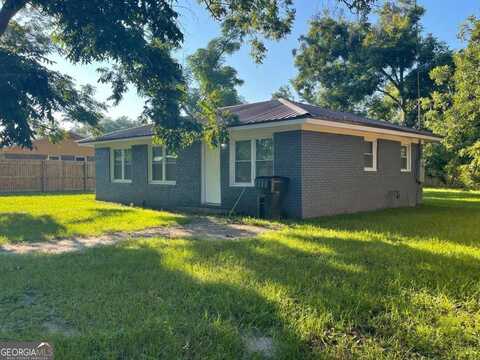17 Young, Hazlehurst, GA 31539
