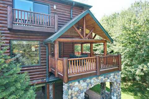 3666 HWY 70, Eagle River, WI 54521
