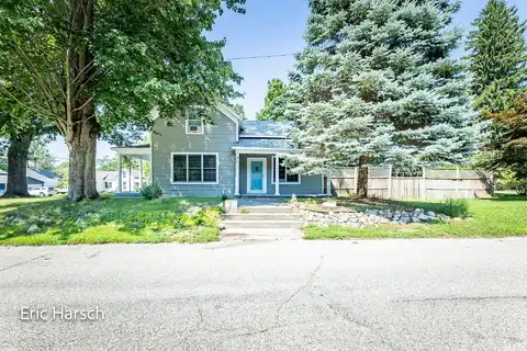 122 W Obell Street, Whitehall, MI 49461