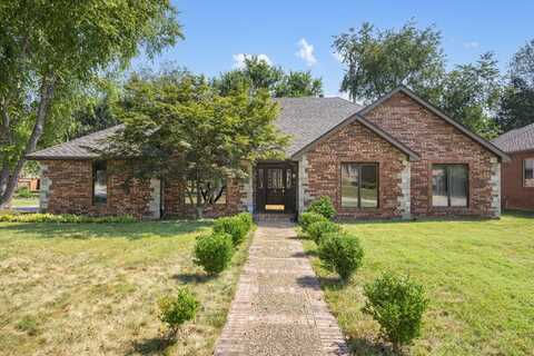 4840 S Warwick Avenue, Springfield, MO 65804