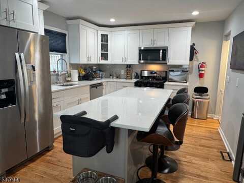 77 Martin St, Bloomfield, NJ 07003