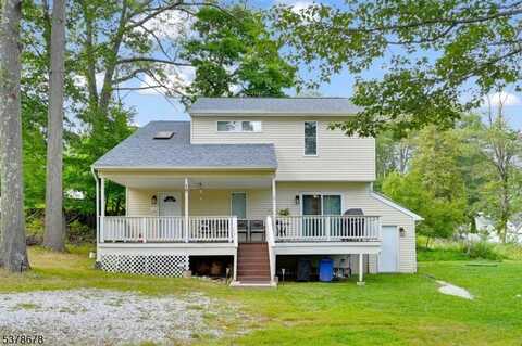19 Northwestern Way, Hopatcong, NJ 07843
