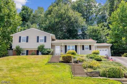 7 Doreen Ct, Rockaway, NJ 07866