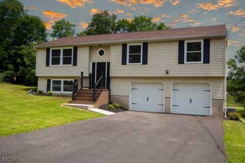 18 Fernwood Rd, Wantage, NJ 07461
