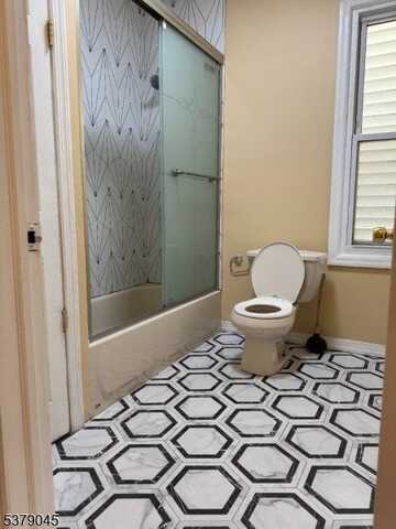 639 Crooks Ave, Clifton, NJ 07011