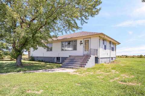 1570 Cheyenne Rd, Moundridge, KS 67107
