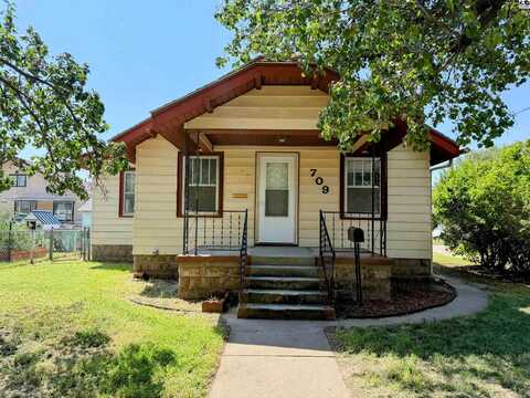 709 N Madison St, Hutchinson, KS 67501