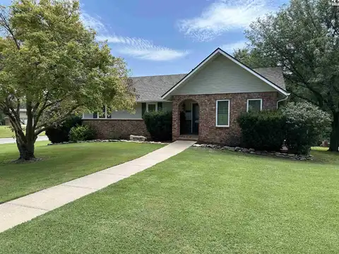 1401 Riverview Rd, Pratt, KS 67124