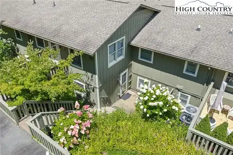 214 Village Green, Blowing Rock, NC 28605