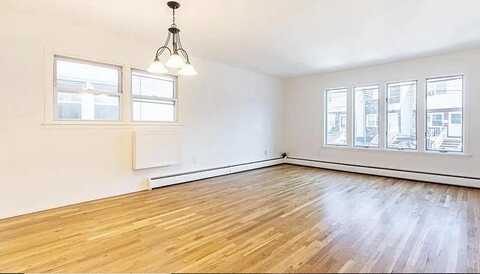 136 SUBURBIA TERRACE, Greenville, NJ 07305