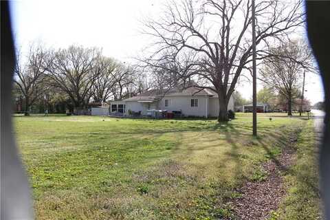 2330 Briggs Ave Avenue, Parsons, KS 67357