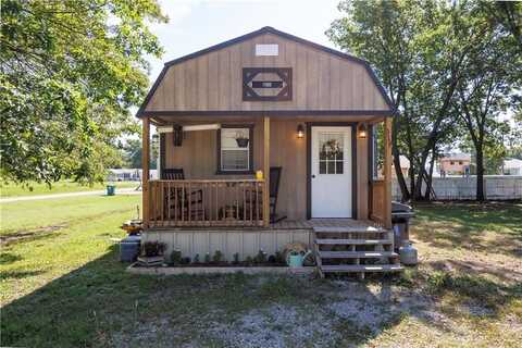 319 Oak Street, Mound Valley, KS 67354