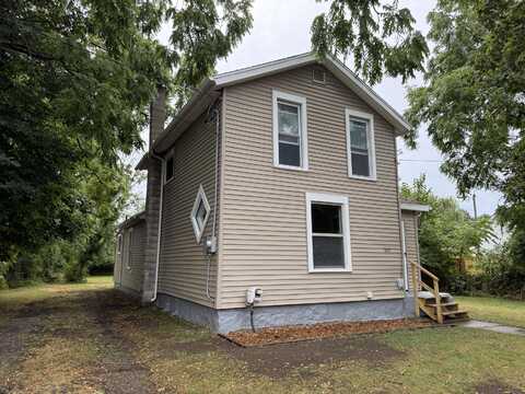 1015 N Blackstone Street, Jackson, MI 49202