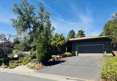 1985 Benson Avenue, Klamath Falls, OR 97601