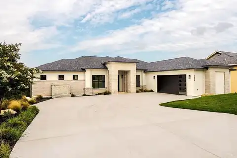 2089 Summit Crest Dr, Kerrville, TX 78028