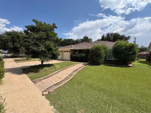 4907 62nd Street, Lubbock, TX 79414