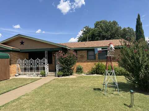 645 S Grain Avenue, Crosbyton, TX 79322