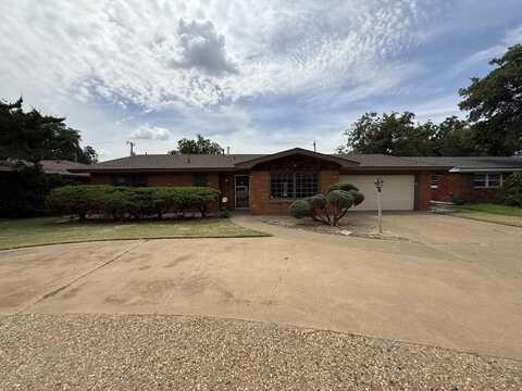 5437 8th Place, Lubbock, TX 79416