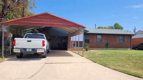 2315 NW 45th St, Lawton, OK 73505