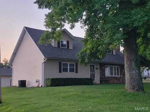 1676 Crystal Heights, Festus, MO 63028
