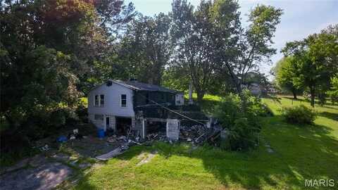 1310 Vandalia Road, Hillsboro, IL 62049