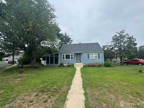 51 Kenwood Terrace, Hamilton, NJ 08610