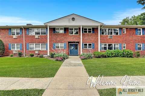 32 Woodedge Avenue, Edison, NJ 08817