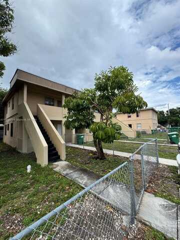 3221 NW 48th St, Miami, FL 33142