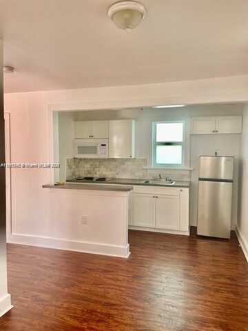 2811 SW 4th St, Miami, FL 33135