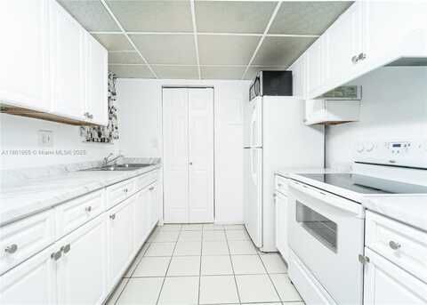 576 NW 114th Ave, Sweetwater, FL 33172