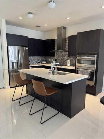 6310 NW 103rd Pl, Doral, FL 33178