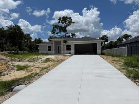 5028 N Peachtree CIR, Labelle, FL 33935