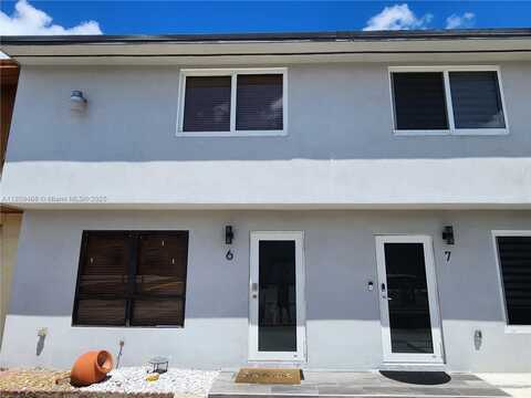 8360 NW 8th St, Miami, FL 33126