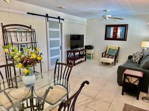 3212 NE 8th Ct, Pompano Beach, FL 33062