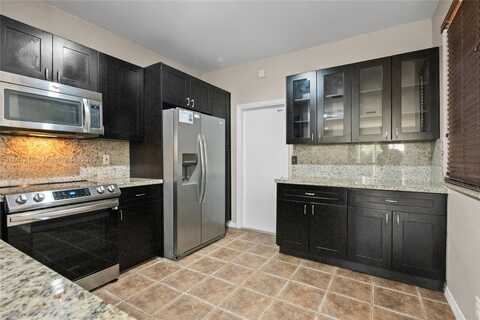 2082 Madeira Dr, Weston, FL 33327