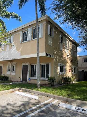 3926 SW 52nd Ave, Pembroke Park, FL 33023