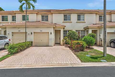 1915 NW 79th Ter, Pembroke Pines, FL 33024