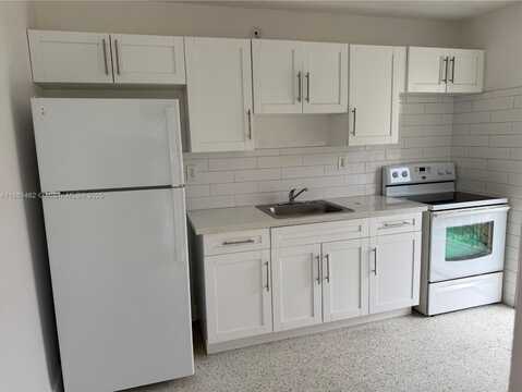 55 W 7th St, Hialeah, FL 33010