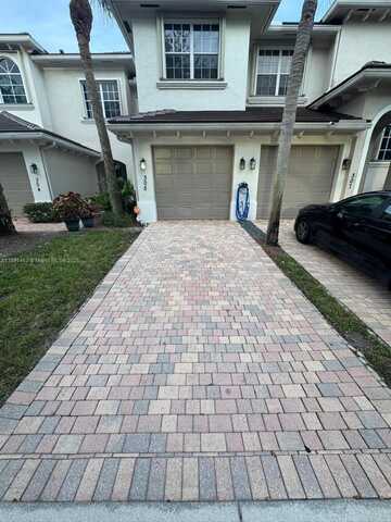6421 Bella Cir, Boynton Beach, FL 33437