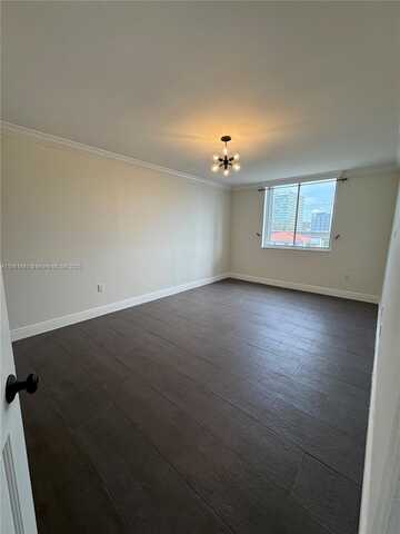 1010 NW 11th St, Miami, FL 33136