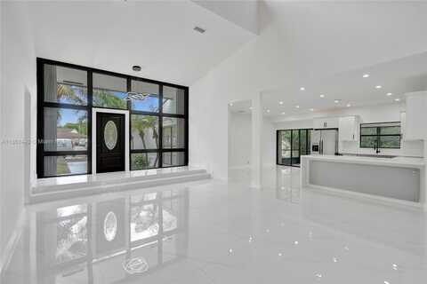 8037 Buttonwood Cir, Tamarac, FL 33321