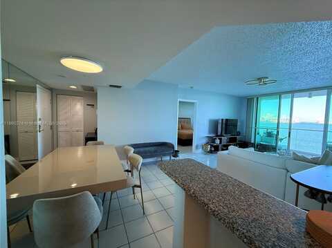 800 Claughton Island Dr, Miami, FL 33131