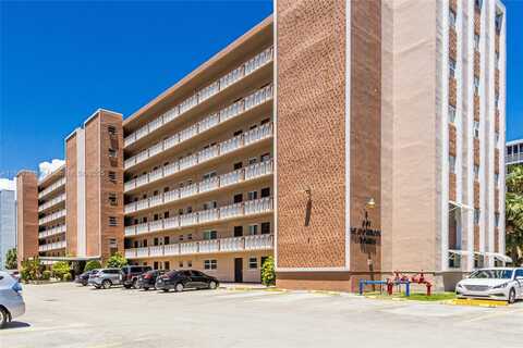 301 NE 14th Ave, Hallandale Beach, FL 33009