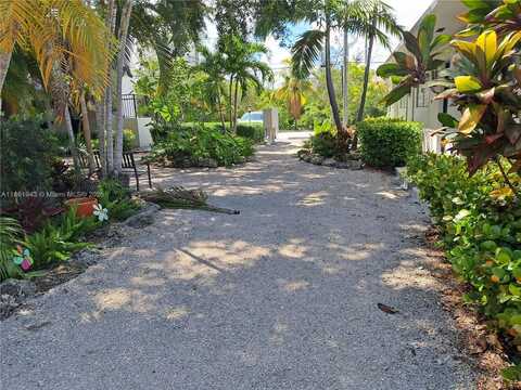 13025 Emerald Dr, North Miami, FL 33181